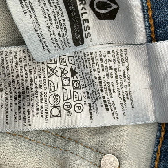 Levi’s 541 Athletic Taper Men’s Jeans - Distressed Hem – Light Wash - Picture 8 of 9